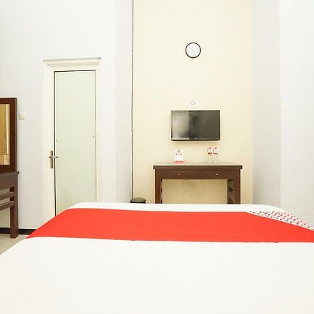 Oyo 282 Putri Utari Residence มะลัง ภายนอก รูปภาพ