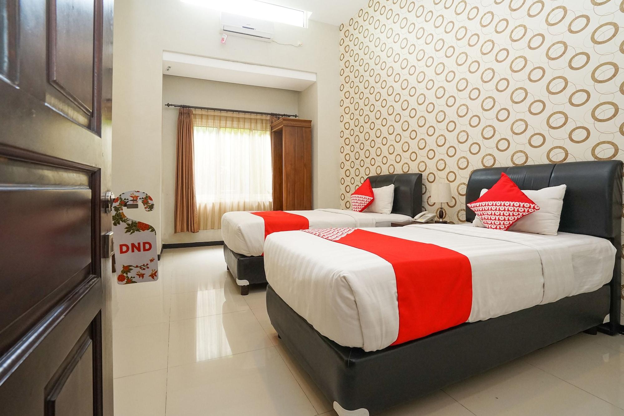 Oyo 282 Putri Utari Residence มะลัง ภายนอก รูปภาพ