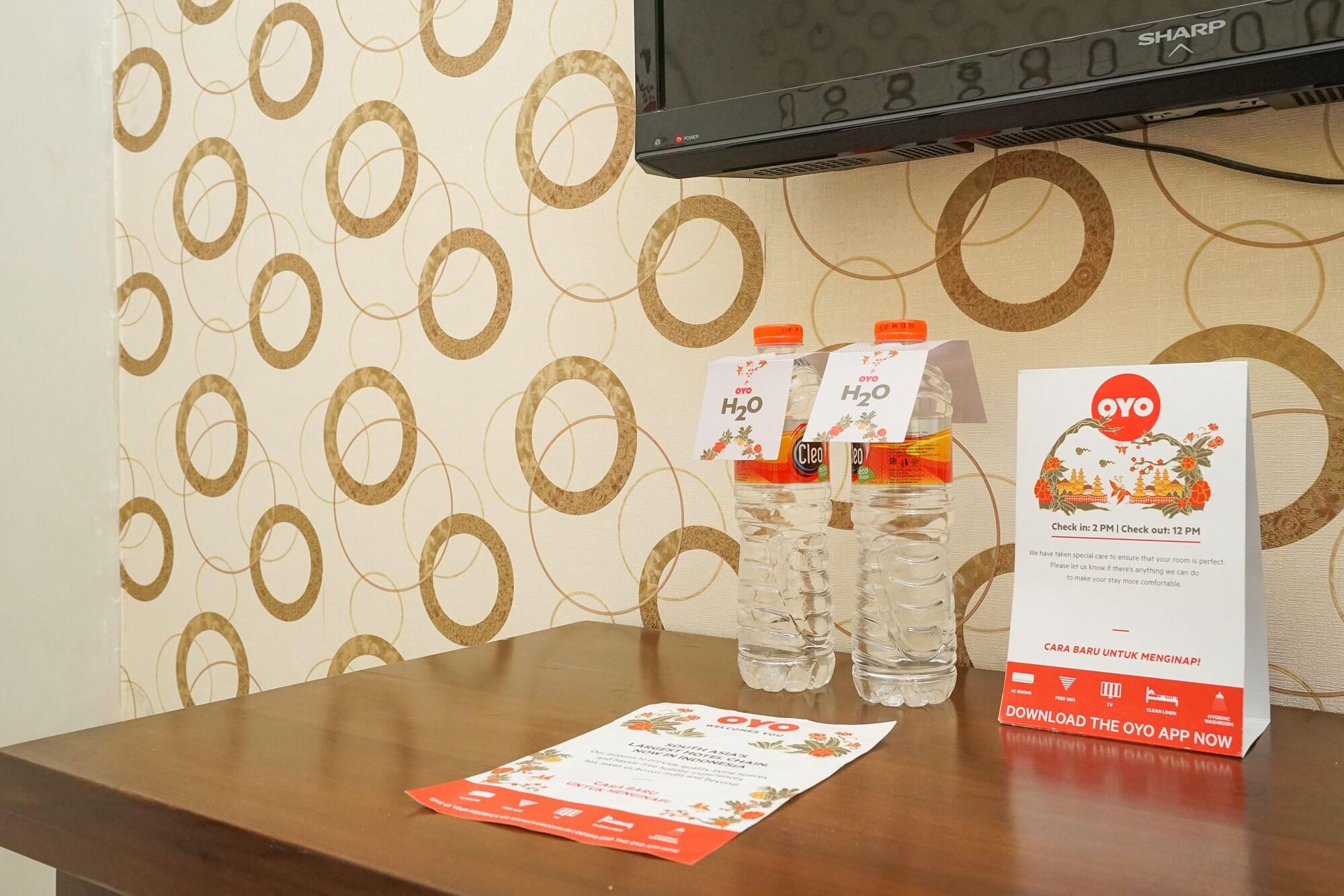 Oyo 282 Putri Utari Residence มะลัง ภายนอก รูปภาพ