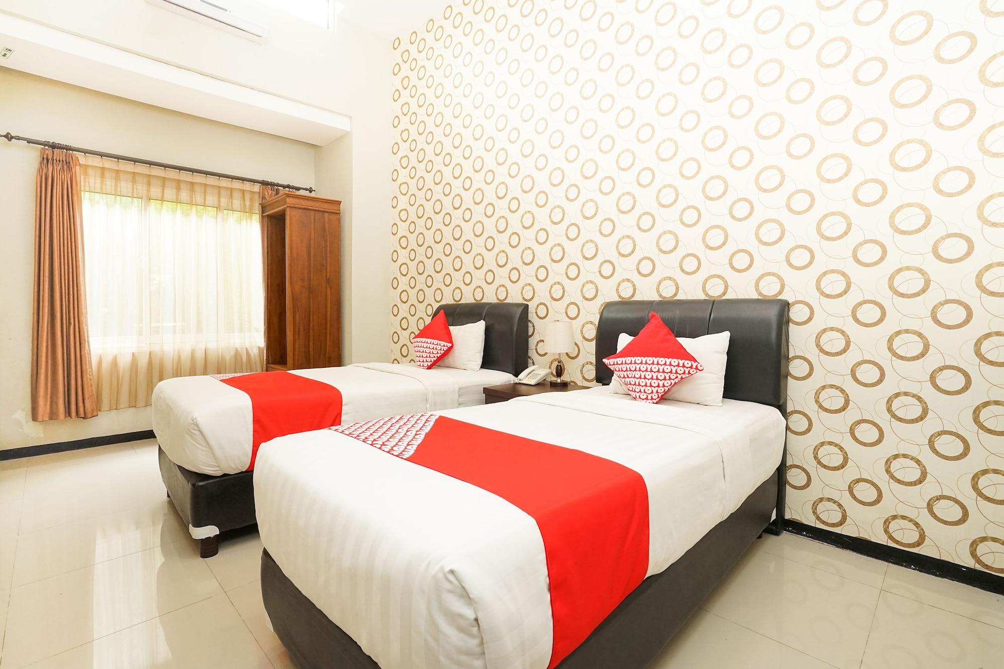 Oyo 282 Putri Utari Residence มะลัง ภายนอก รูปภาพ