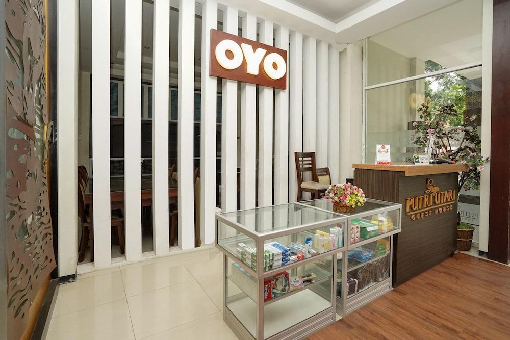 Oyo 282 Putri Utari Residence มะลัง ภายนอก รูปภาพ