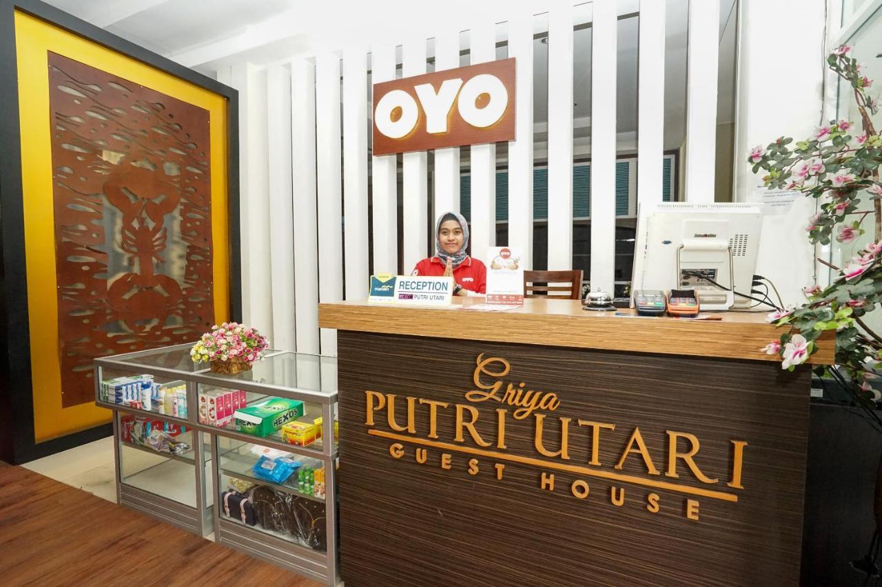 Oyo 282 Putri Utari Residence มะลัง ภายนอก รูปภาพ