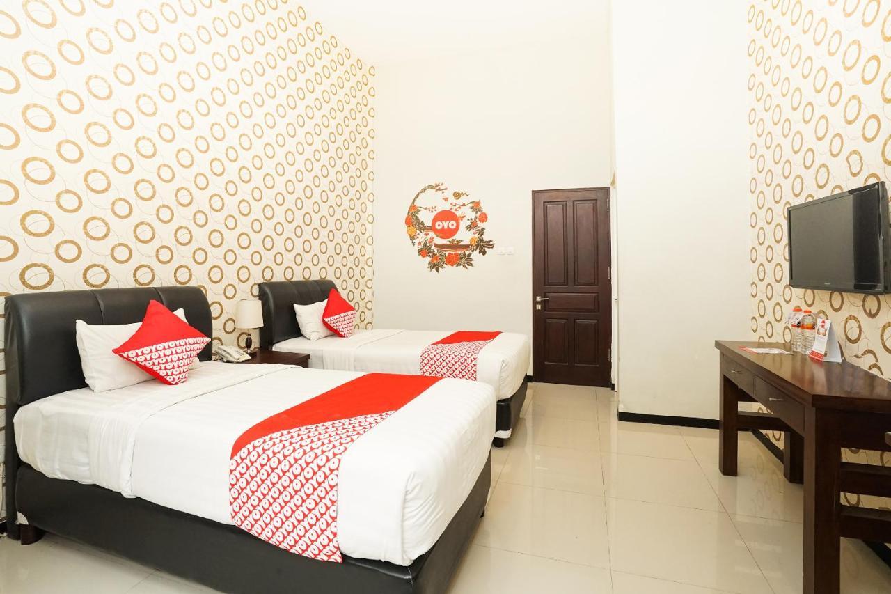 Oyo 282 Putri Utari Residence มะลัง ภายนอก รูปภาพ