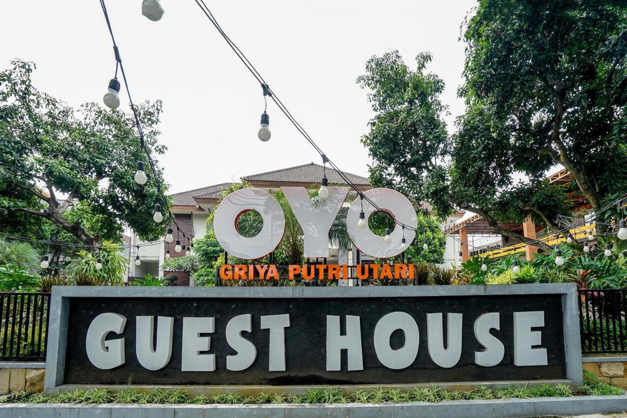 Oyo 282 Putri Utari Residence มะลัง ภายนอก รูปภาพ