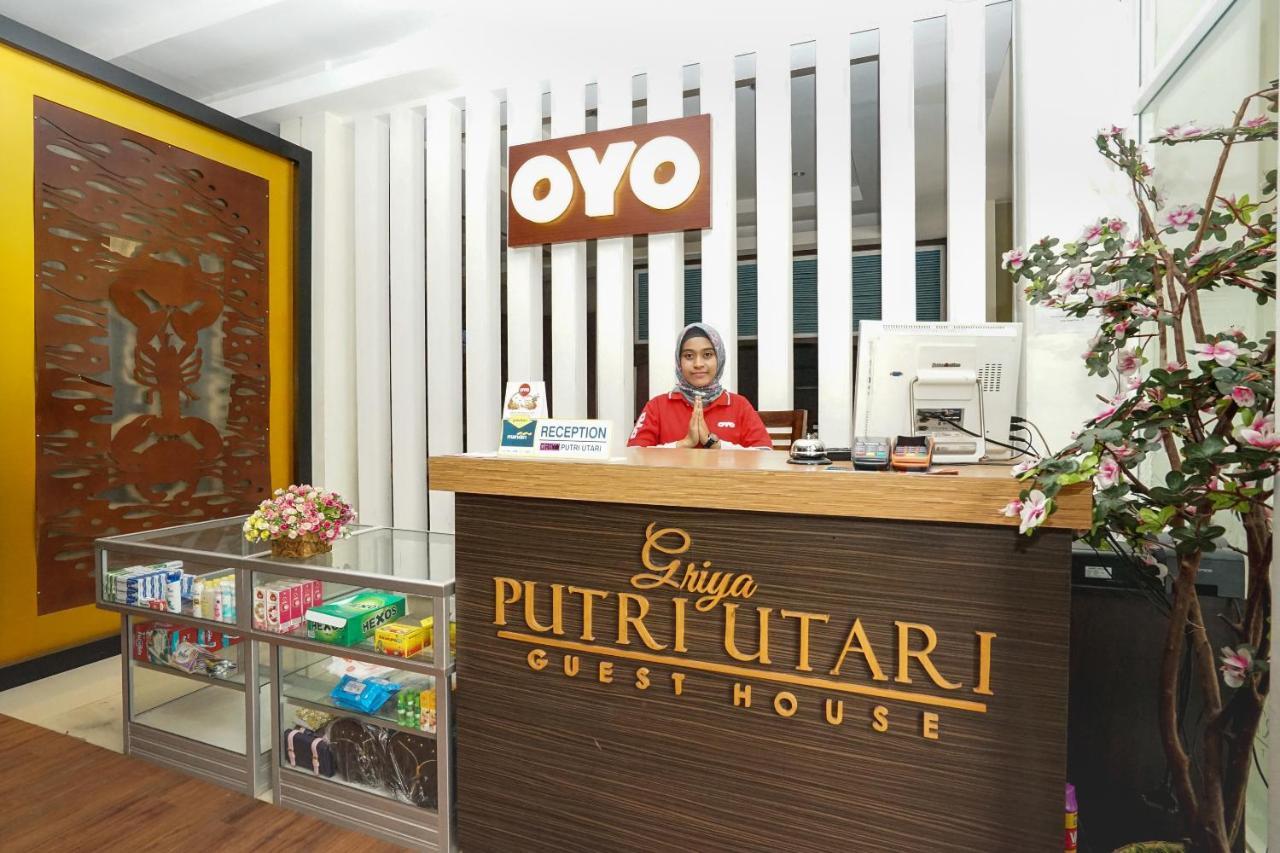 Oyo 282 Putri Utari Residence มะลัง ภายนอก รูปภาพ